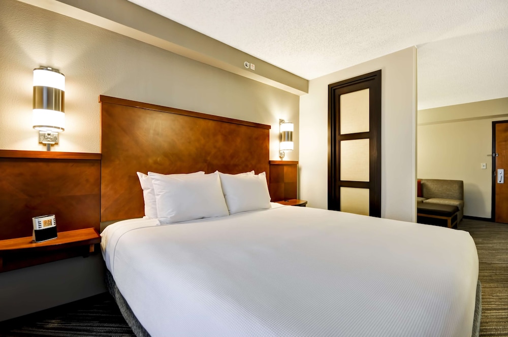 Hyatt Place Albuquerque Uptown 12/49