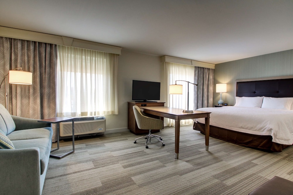 Hampton Inn & Suites Milwaukee West 28/64