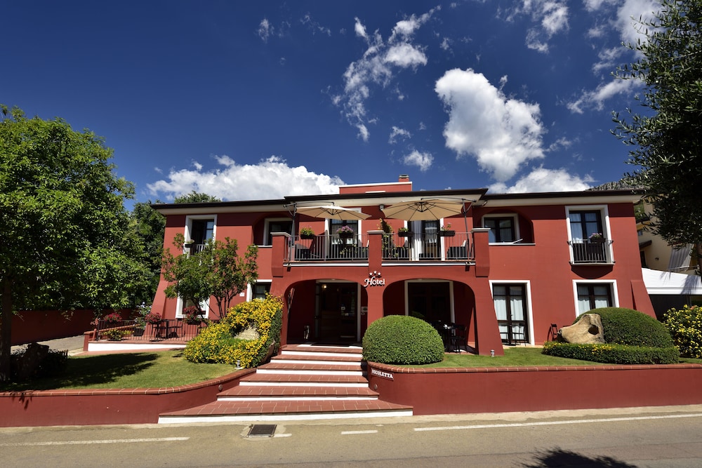 Nicoletta Hotel 3/69