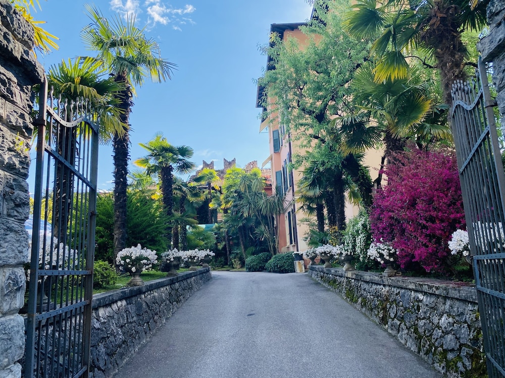 Hotel Villa Miravalle 43/50
