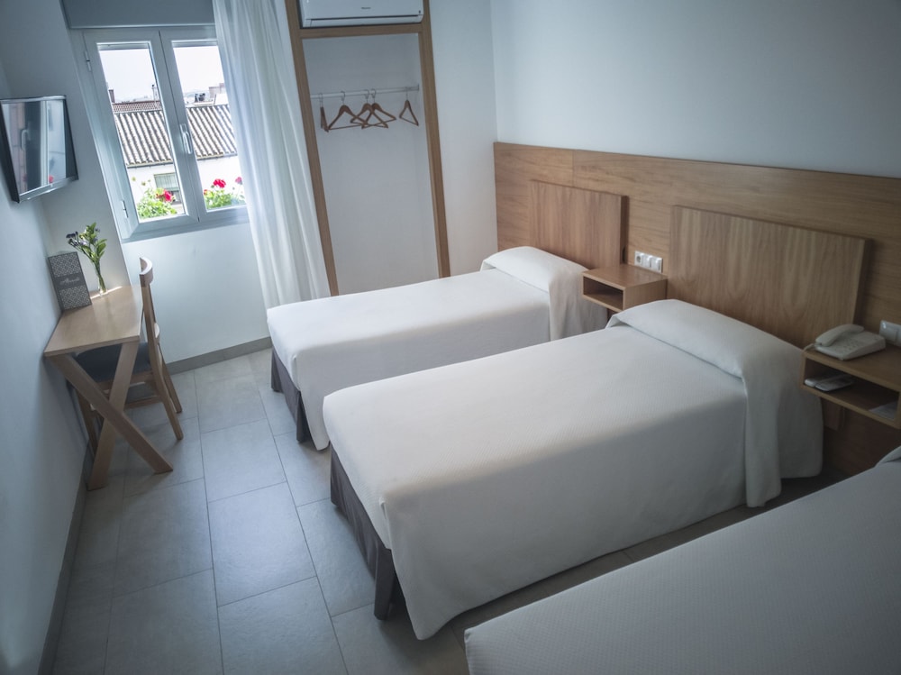 Hotel Abadi 28/48