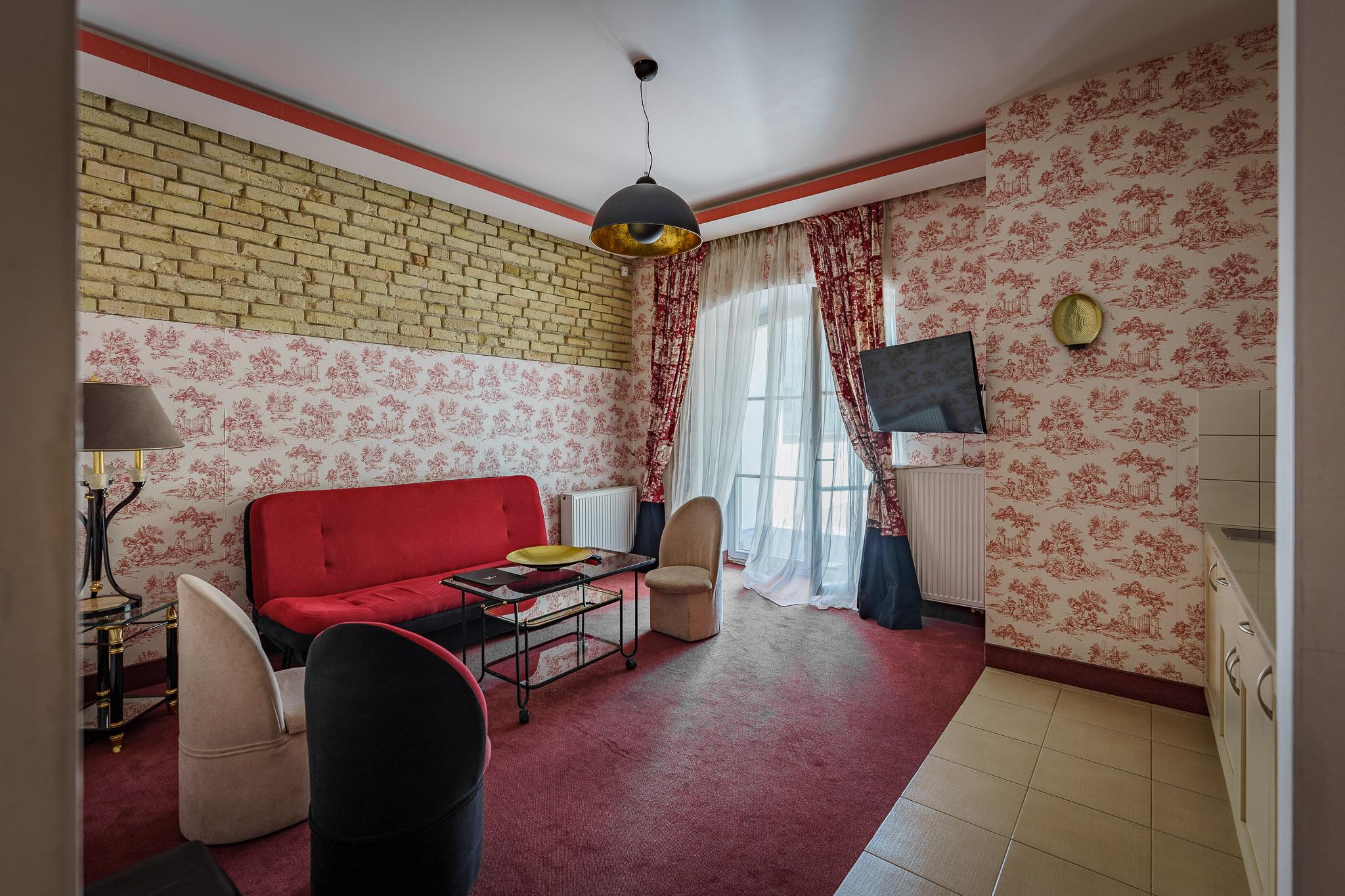 EXECUTIVE, SUITE, BALCONY
