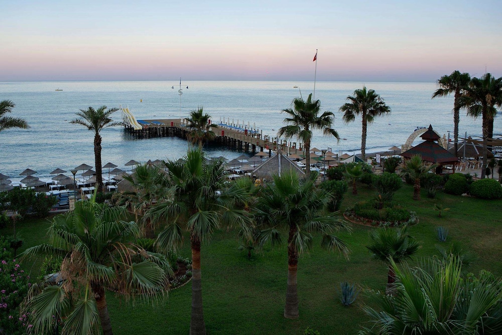 Saphir Hotel And Villas 85/90