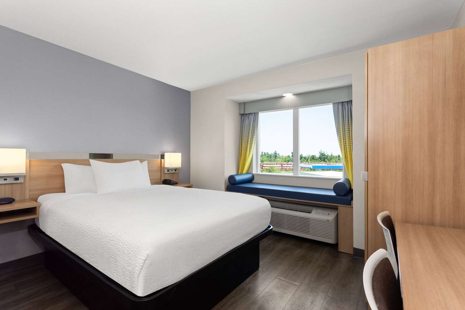 Microtel Inn & Suites by Wyndham Panama City 7/43