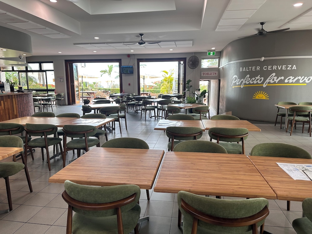 Hervey Bay Hotel and Resort 18/27