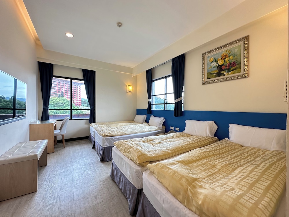 Chientan Youth Hotel 11/42