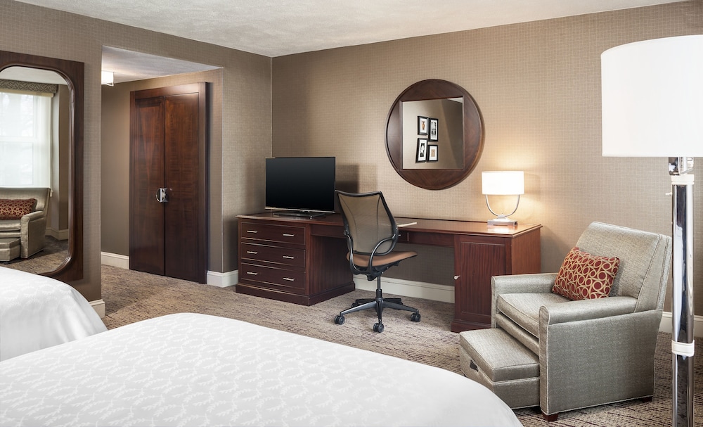 Sheraton Commander Hotel 11/48