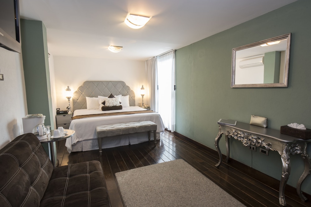 Colombe Hotel Boutique 35/76