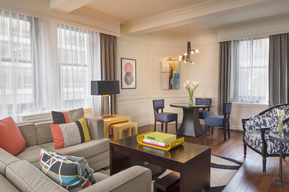 Warwick Hotel New York 38/61