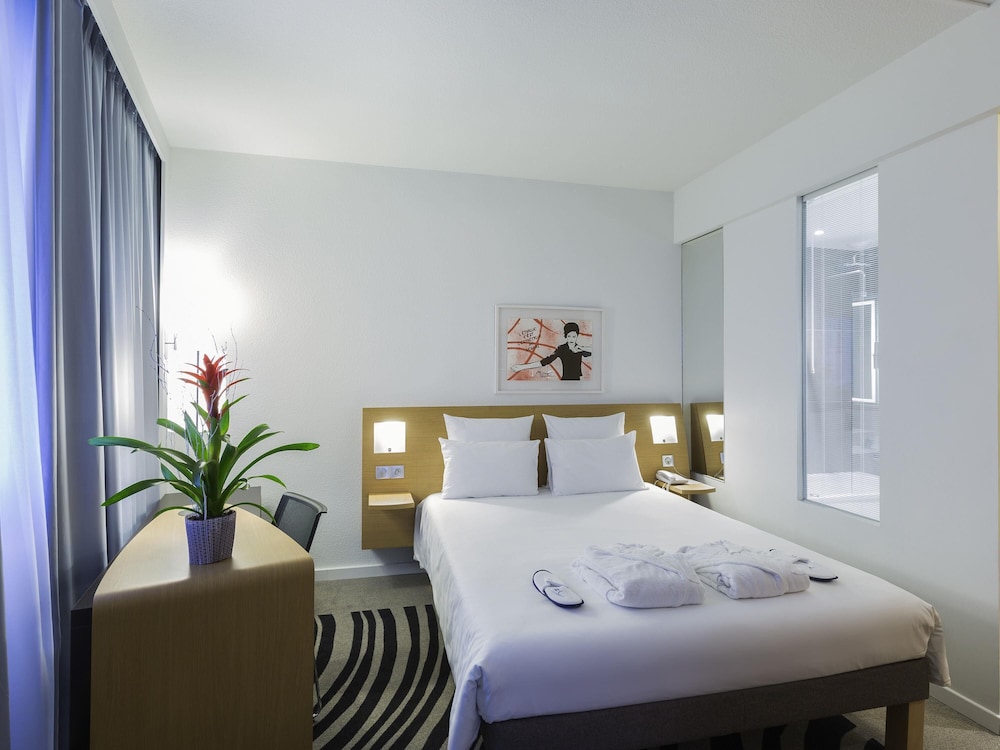Executive, Double Bed, Sofa