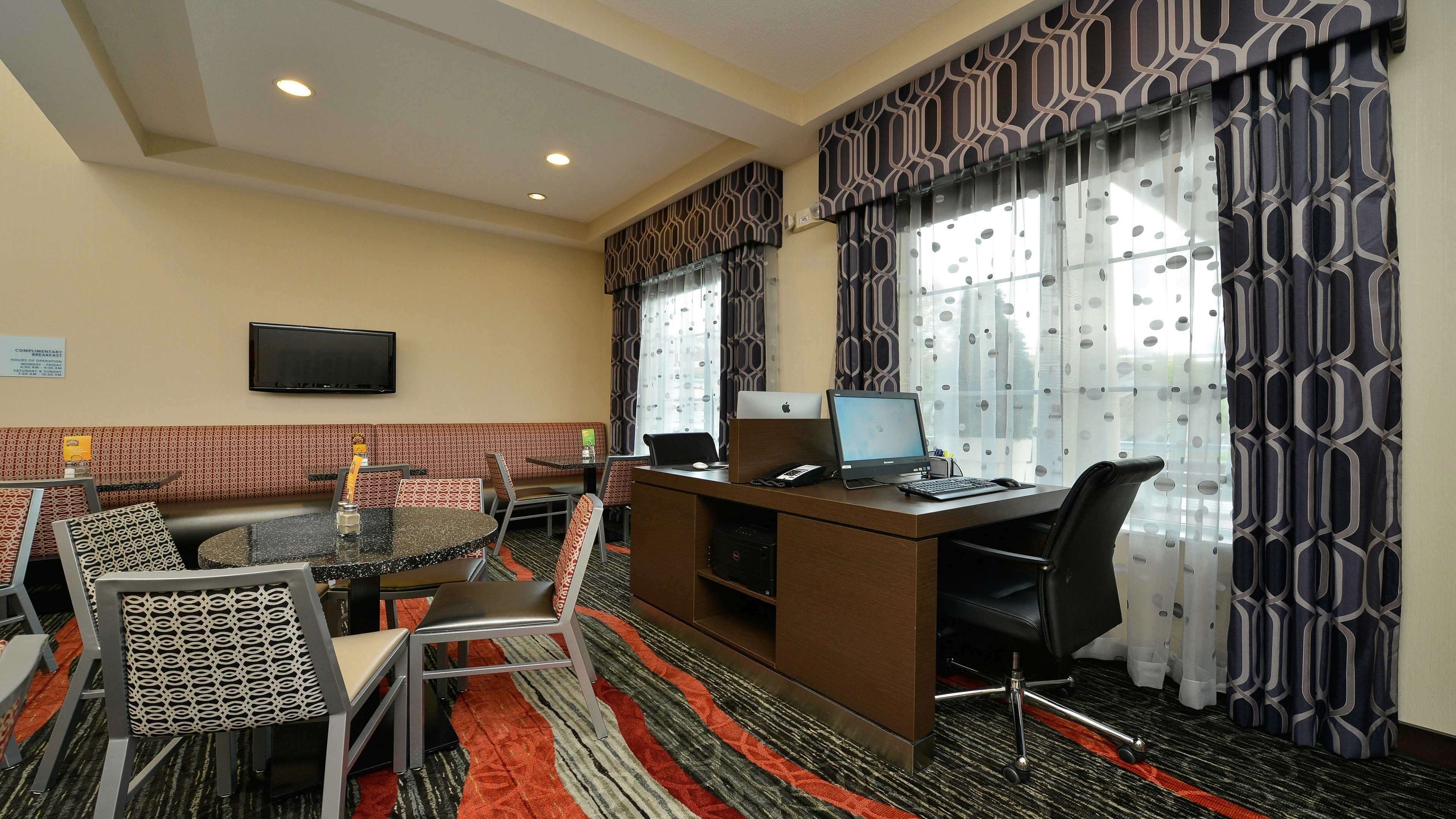 Holiday Inn Express Boston-Milford 26/32