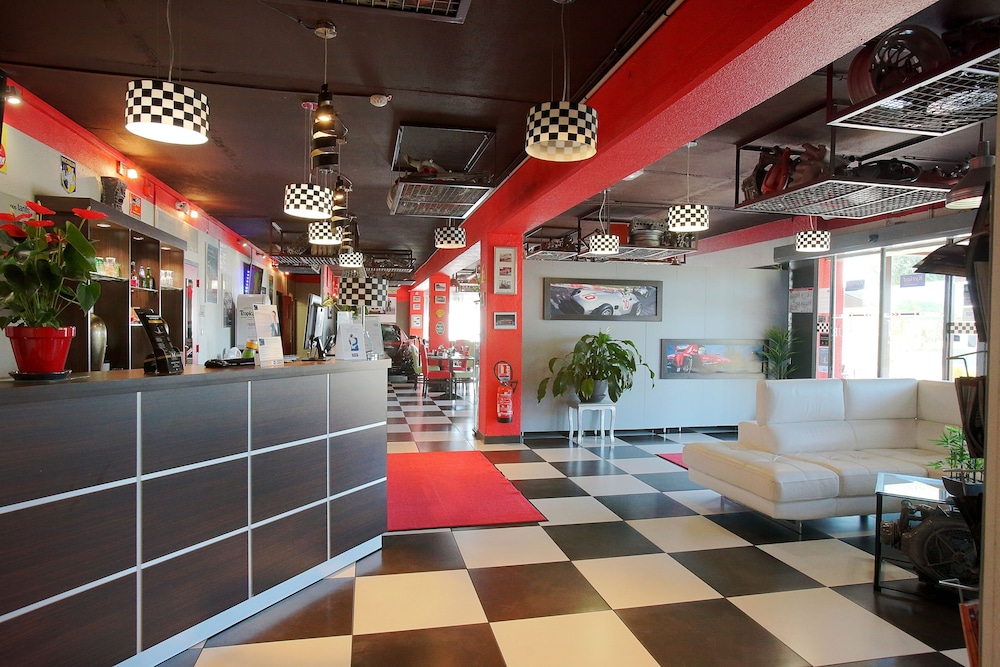 ENZO HOTELS CANNES ECLUSE by Kyriad Direct 7/31