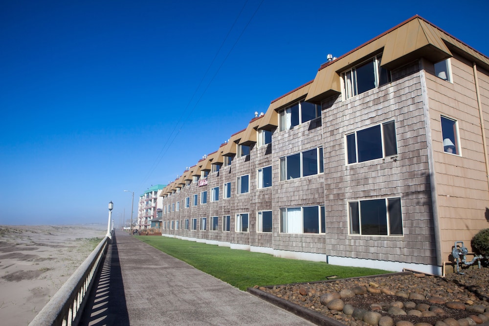 Ebb Tide Oceanfront Inn 5/73