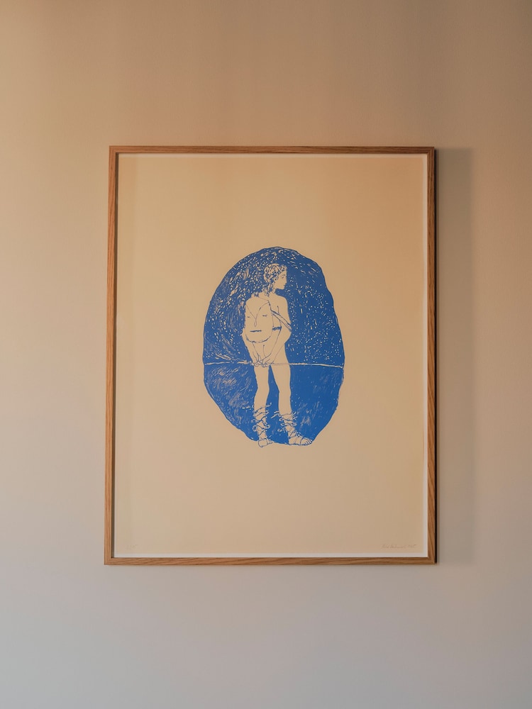 SUITE, CORNER