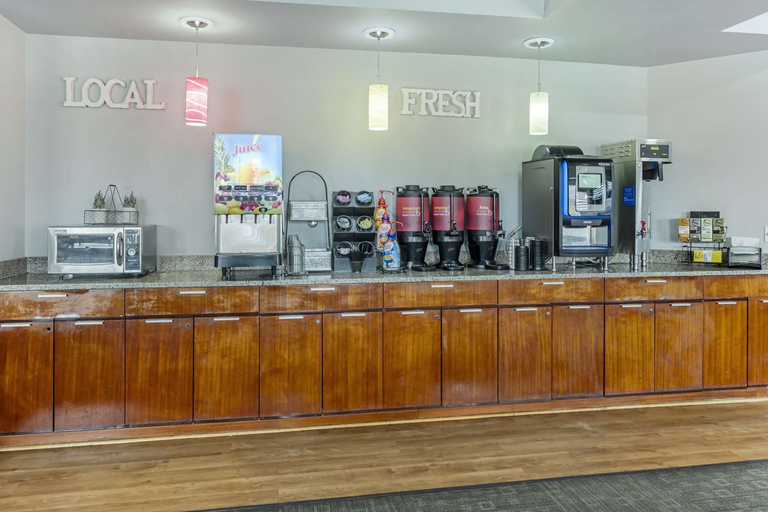 Best Western Plus Peppertree Inn At Omak 38/45