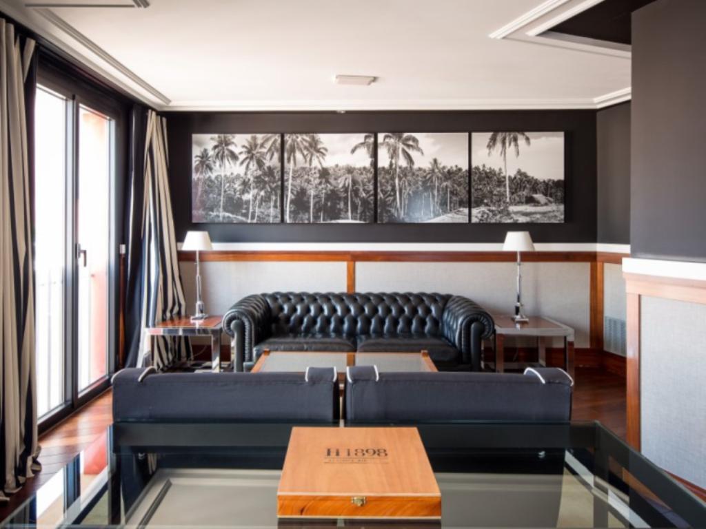 Premium, Double or Twin Bed