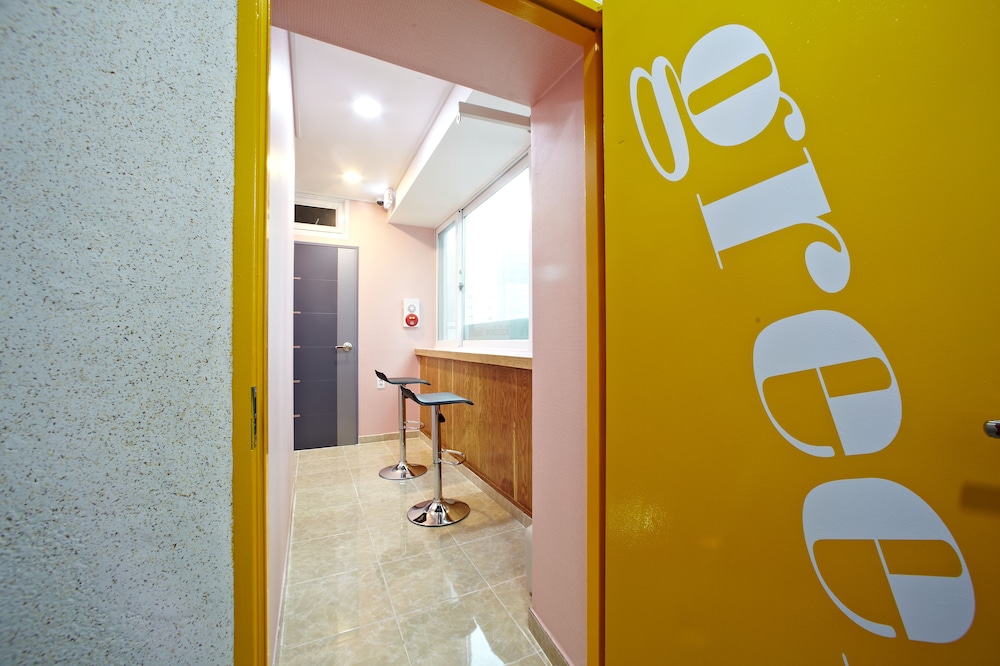 Rainbow Hotel Myeongdong 53/54