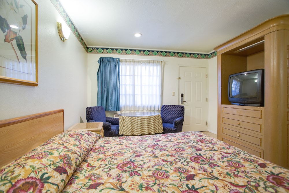 Best Whittier Inn 10/53