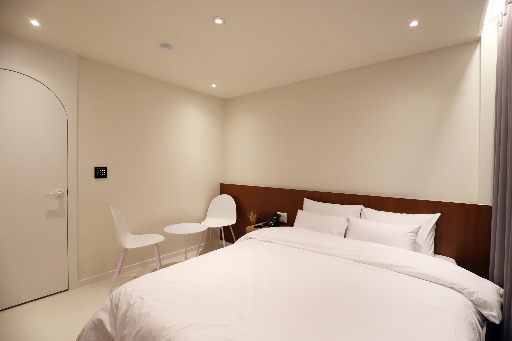 STANDARD, DOUBLE BED