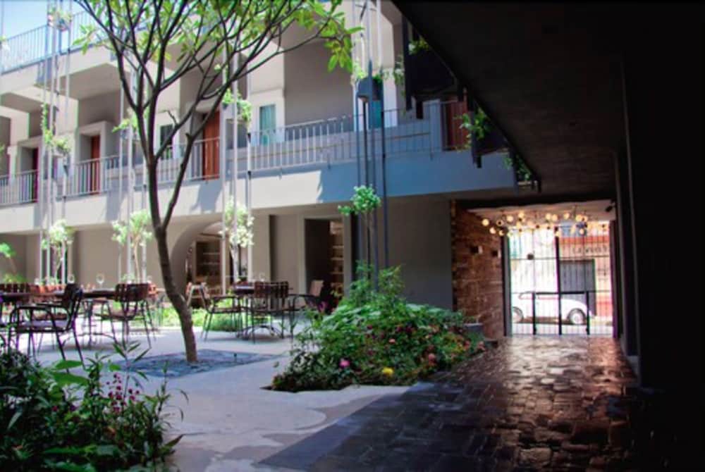 FLOR DE MAYO HOTEL AND RESTAURANT 40/47