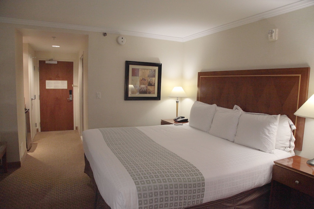 Hotel Executive Suites 20/57