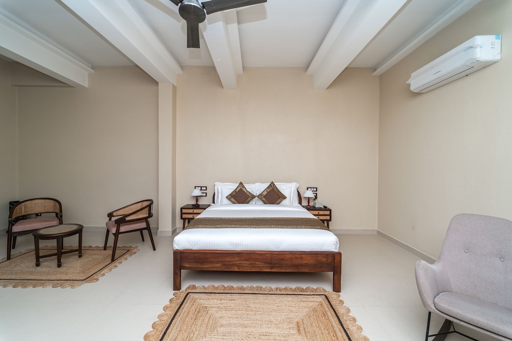 Kashi Anandam Signature Collection by Eight Continents 14/33