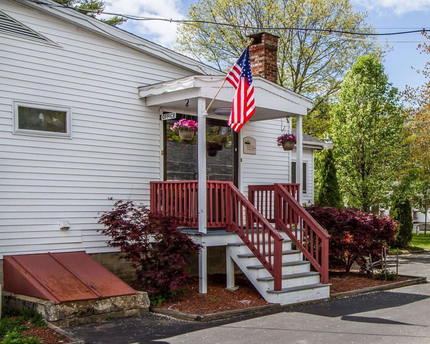Rodeway Inn & Suites Brunswick Near Hwy 1 34/36