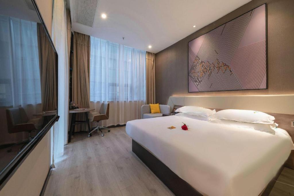 IU Hotels Wuhan Jianghan Road Metro Station 28/50
