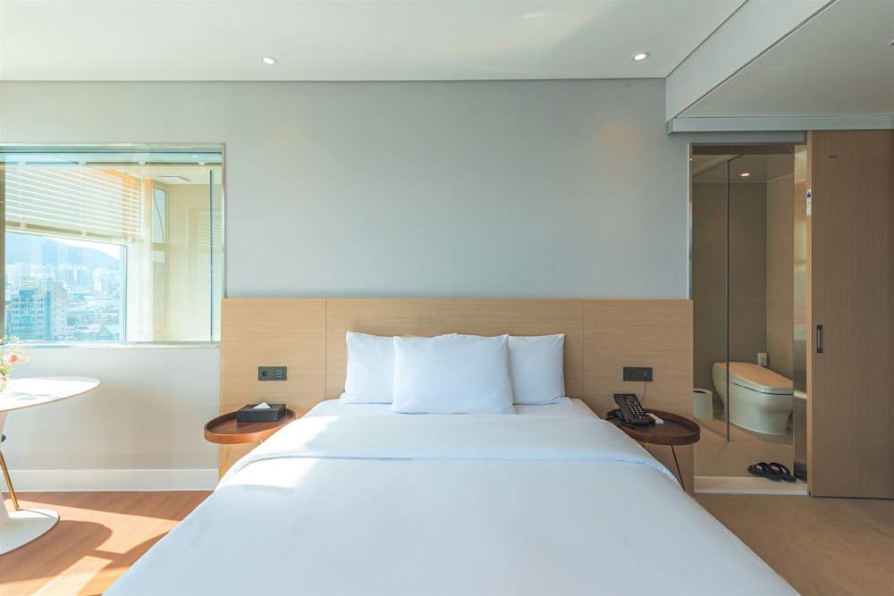 ROYAL, OCEAN VIEW