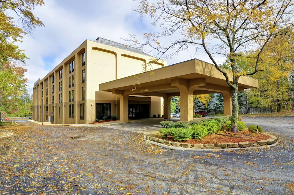 Hampton Inn Cleveland Westlake 3/40