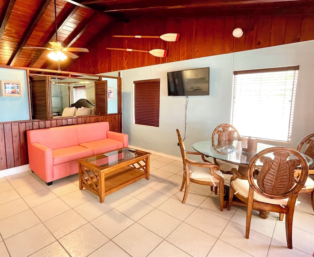 The Pelican Key Largo Cottages 51/76