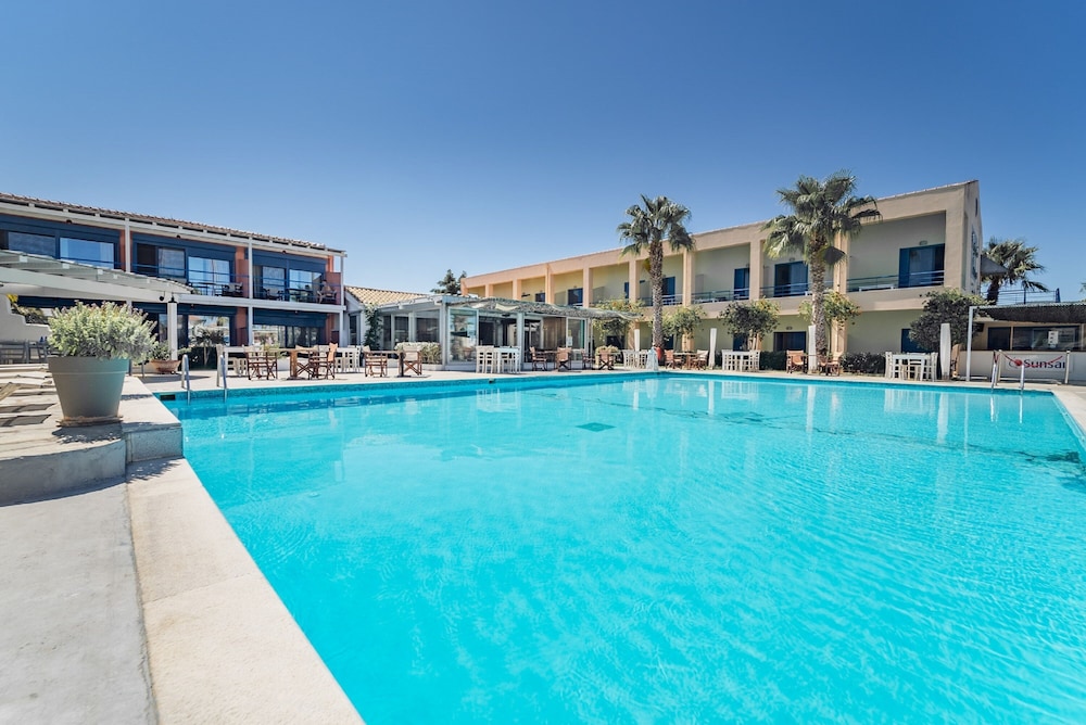 Ianos Hotel 21/24