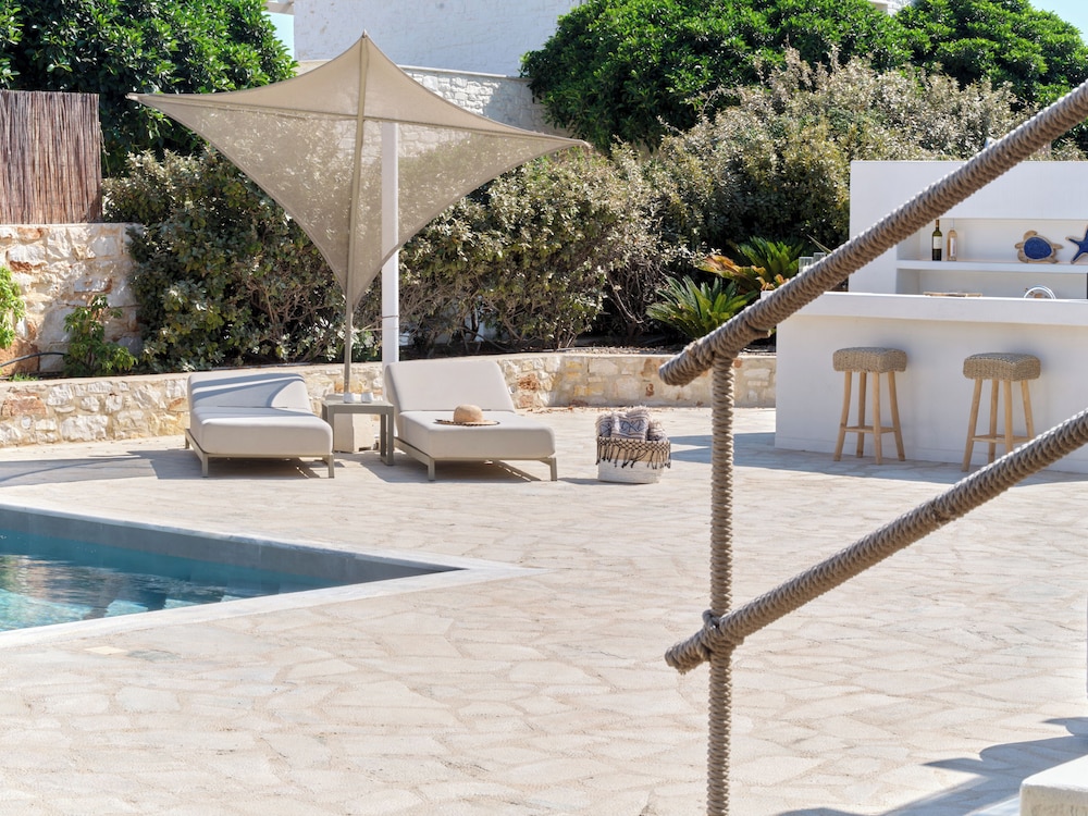 Empire Luxury Villas 45/48