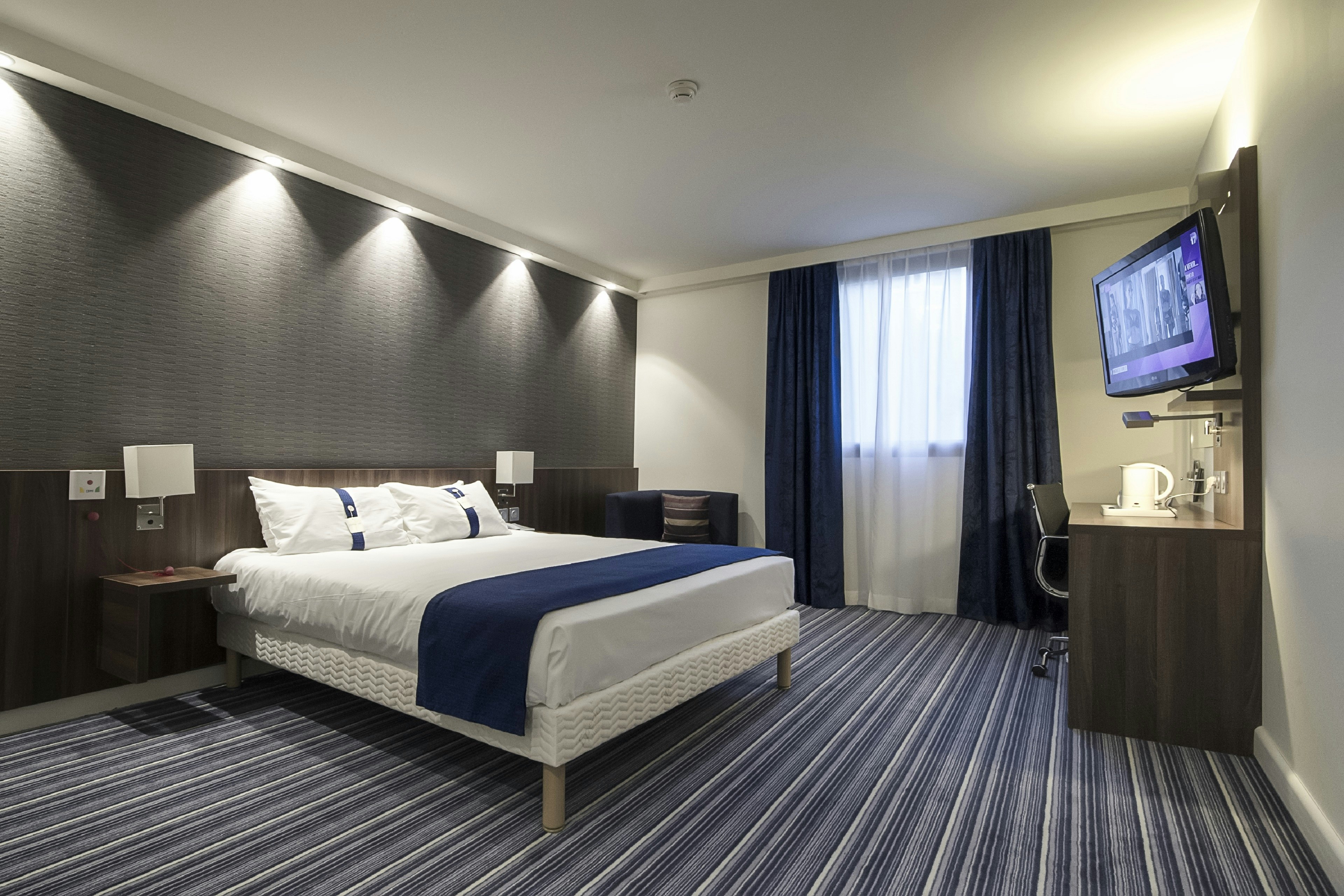 غرفة بسرير مزدوج لذوي الإعاقة، Holiday Inn Express Lille Centre by IHG 2/3