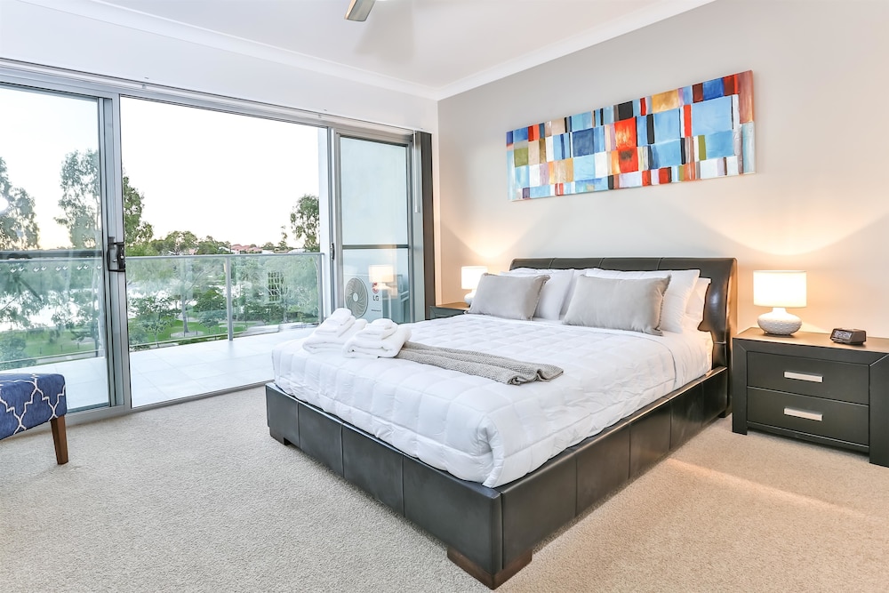 Best Western Plus North Lakes Hotel 12/50