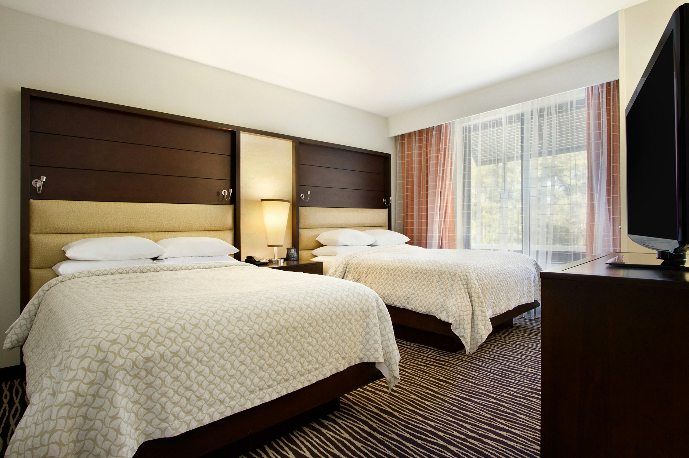 Suite, 2 Queen Beds, Accessible
