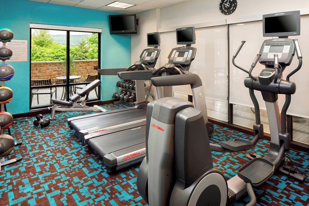 Fairfield Inn Suites Cumberland 24/50
