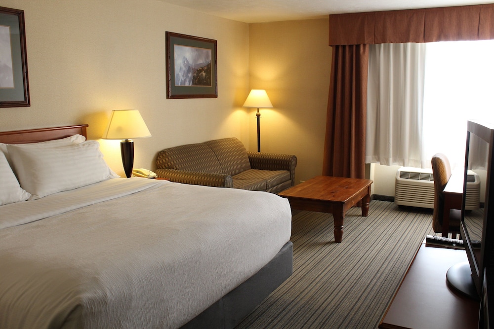 Field & Stream Lodge Bozeman 12/53