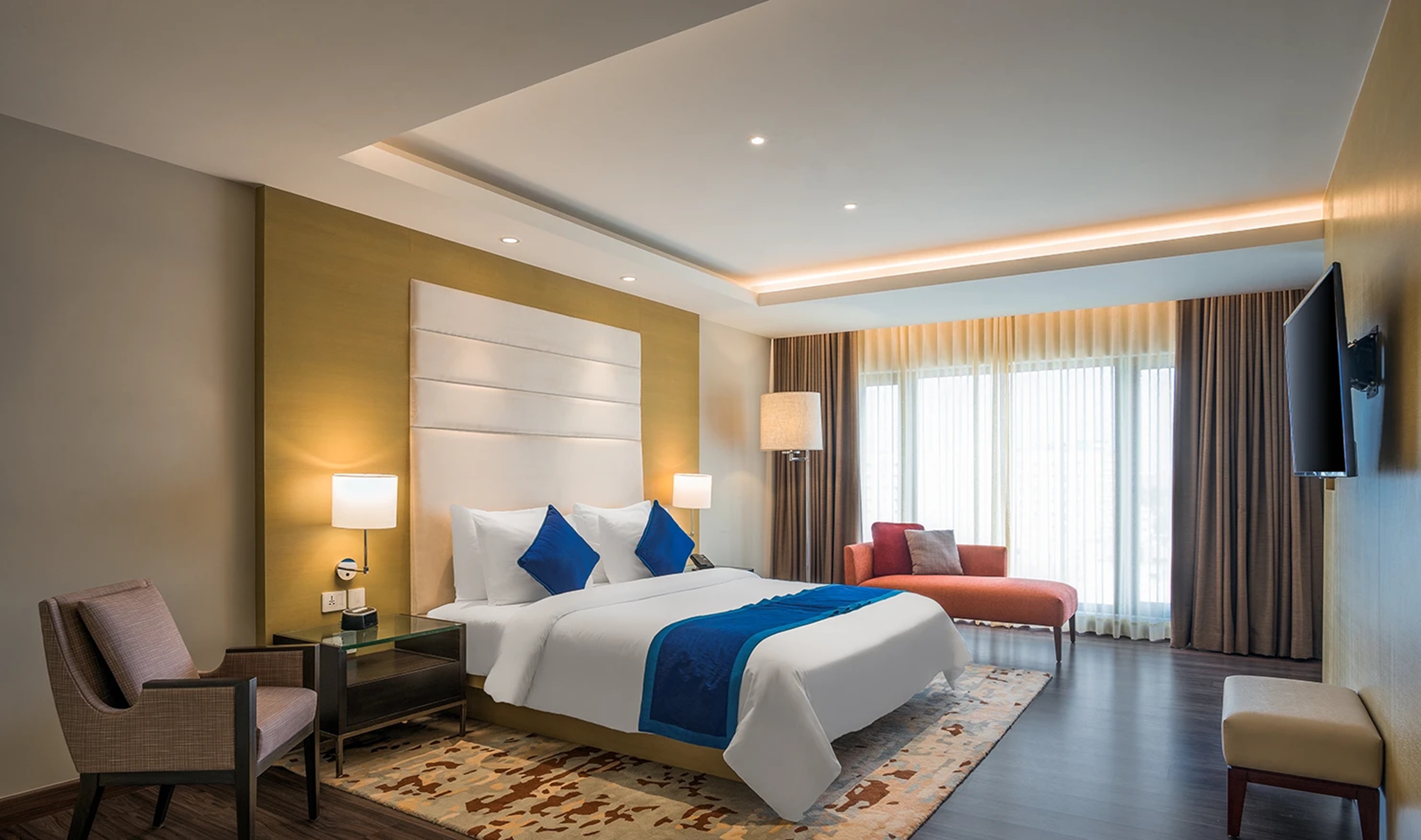 Metropolitan, Suite