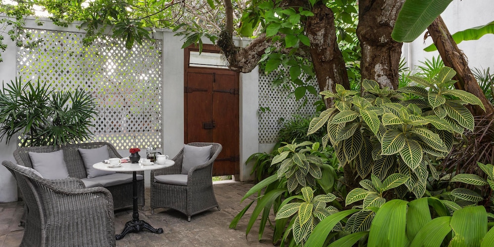 Maniumpathy Hotel 15/24