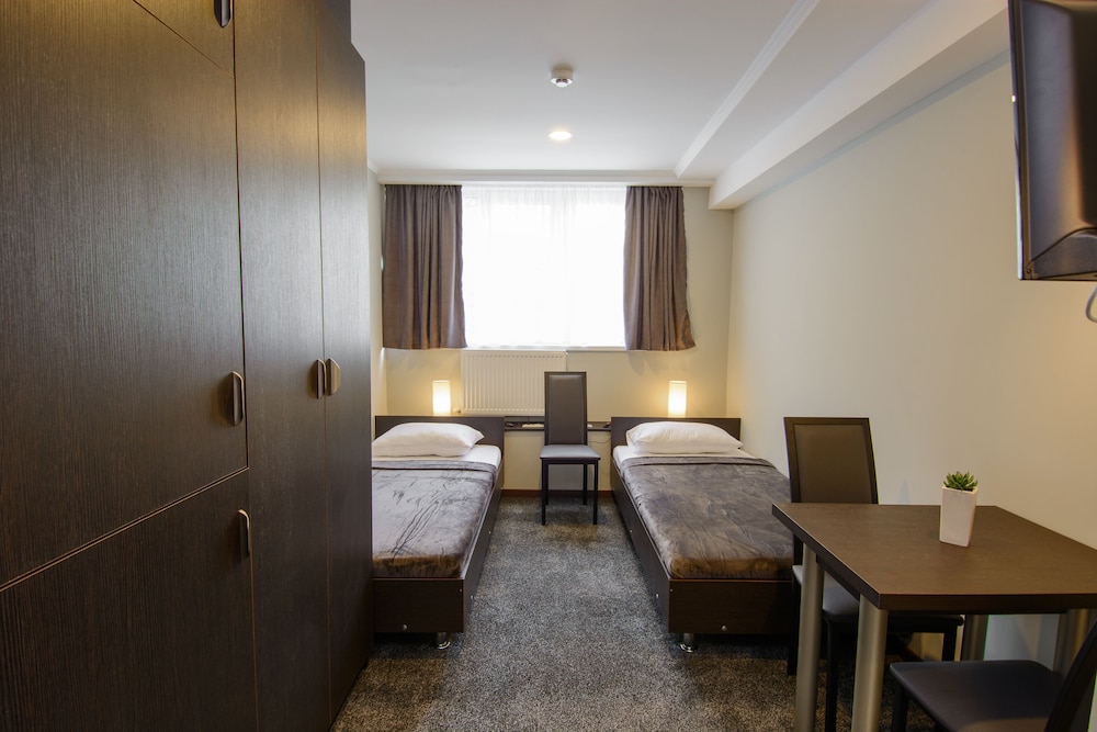 Hotel Reverence 24/35