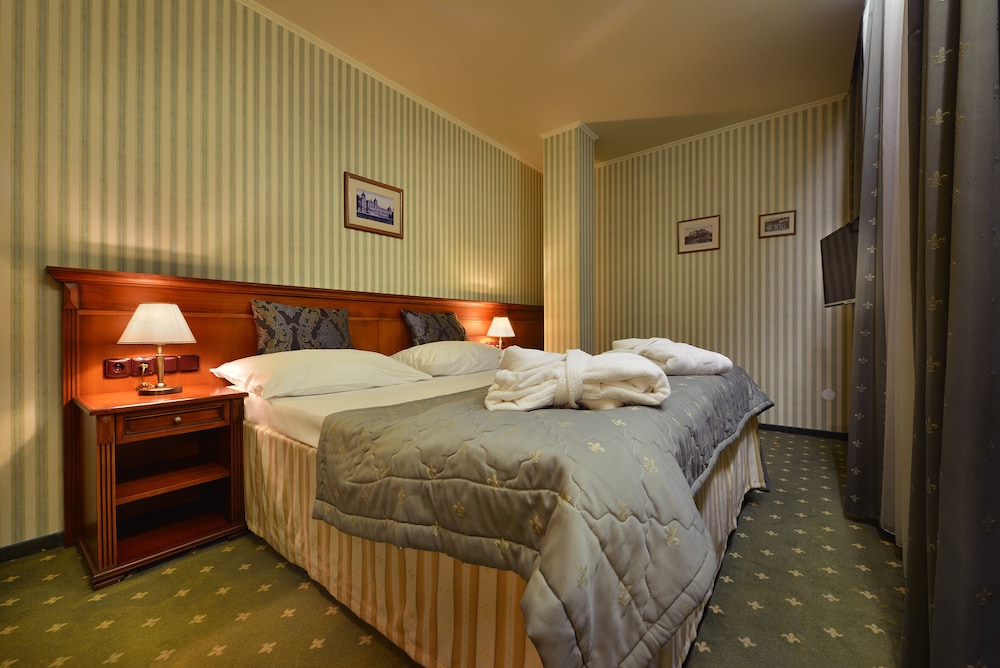 SUPERIOR, DOUBLE BED