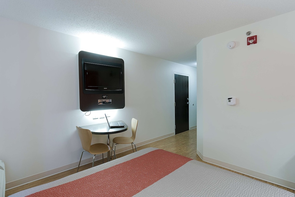 Motel6 Brandon, MB 32/46