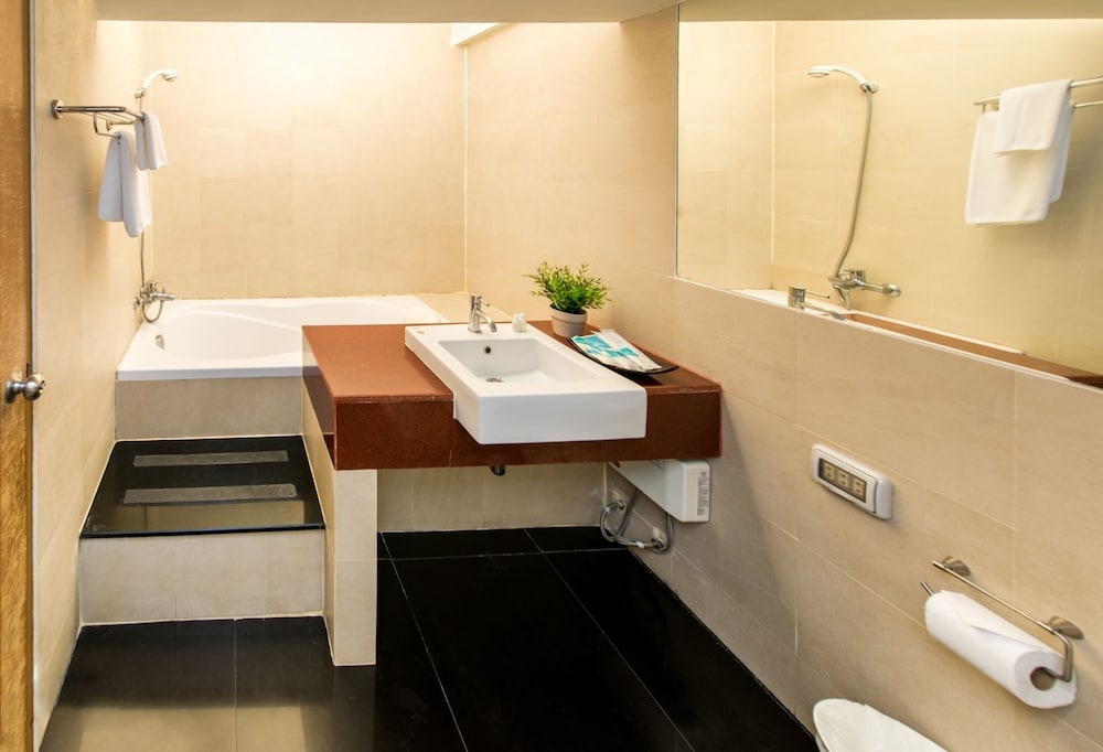 Laemtong Hotel Serviced Apartment 15/53