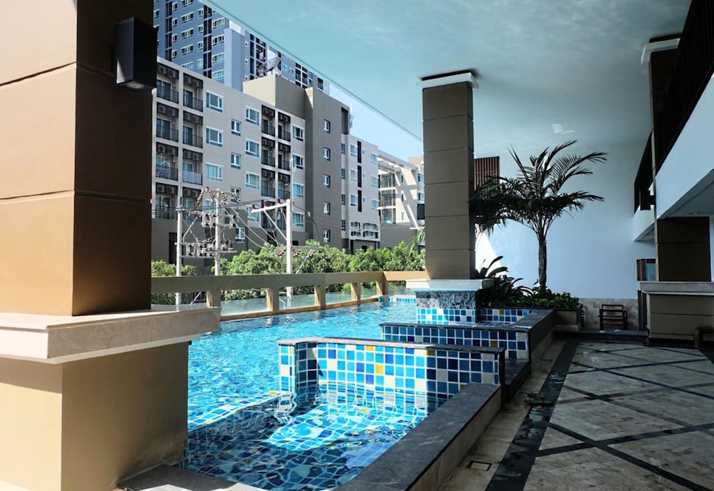 MARCH HOTEL PATTAYA 37/42