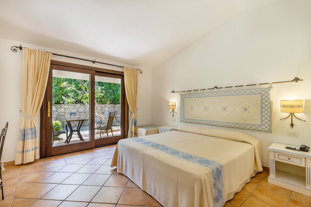 STANDARD, DOUBLE OR TWIN BED