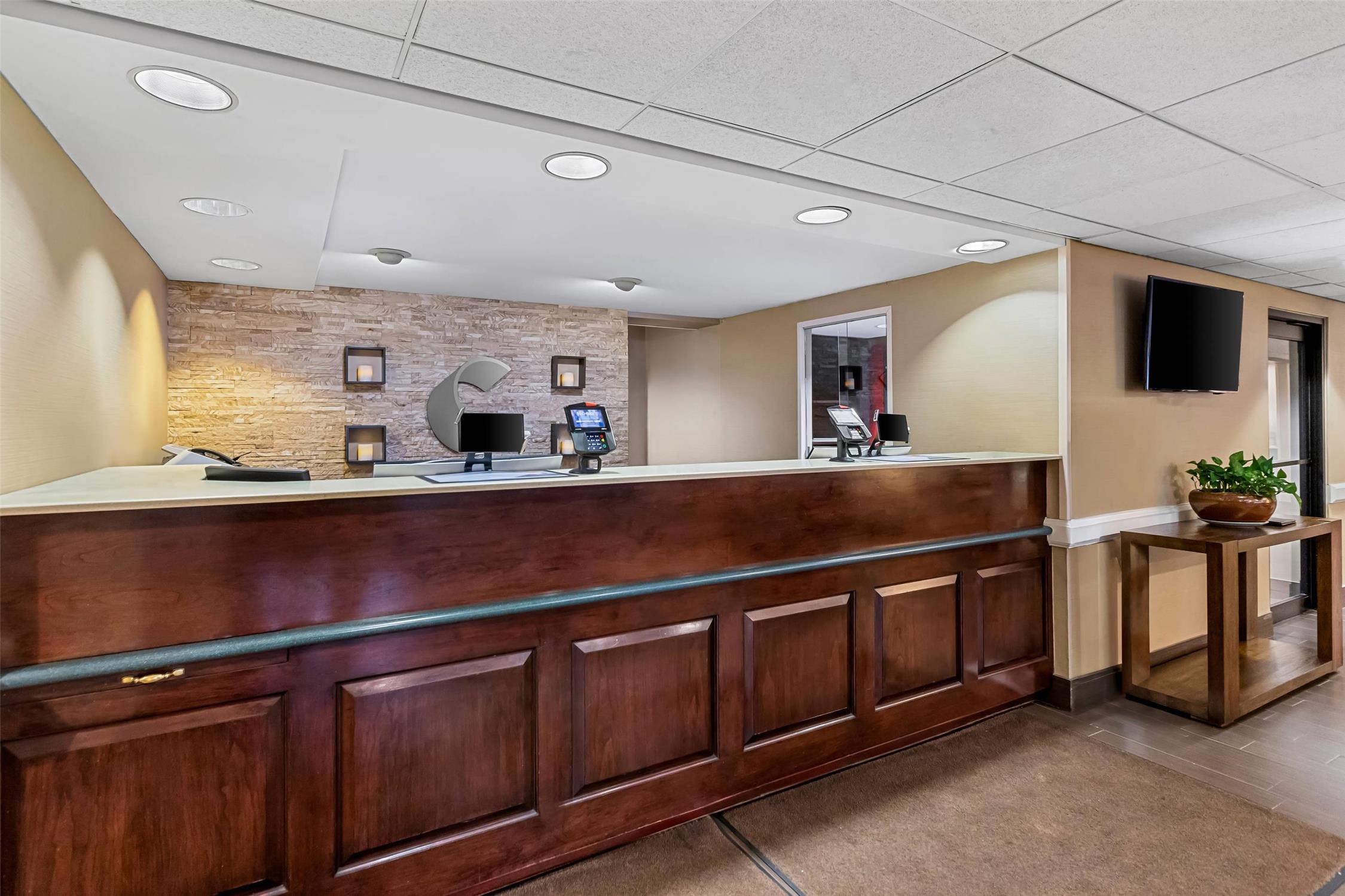 Comfort Inn & Suites Somerset - New Brunswick 1/17
