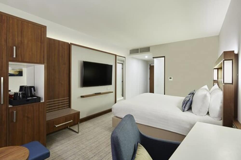 Courtyard by Marriott Inverness Airport 10/44