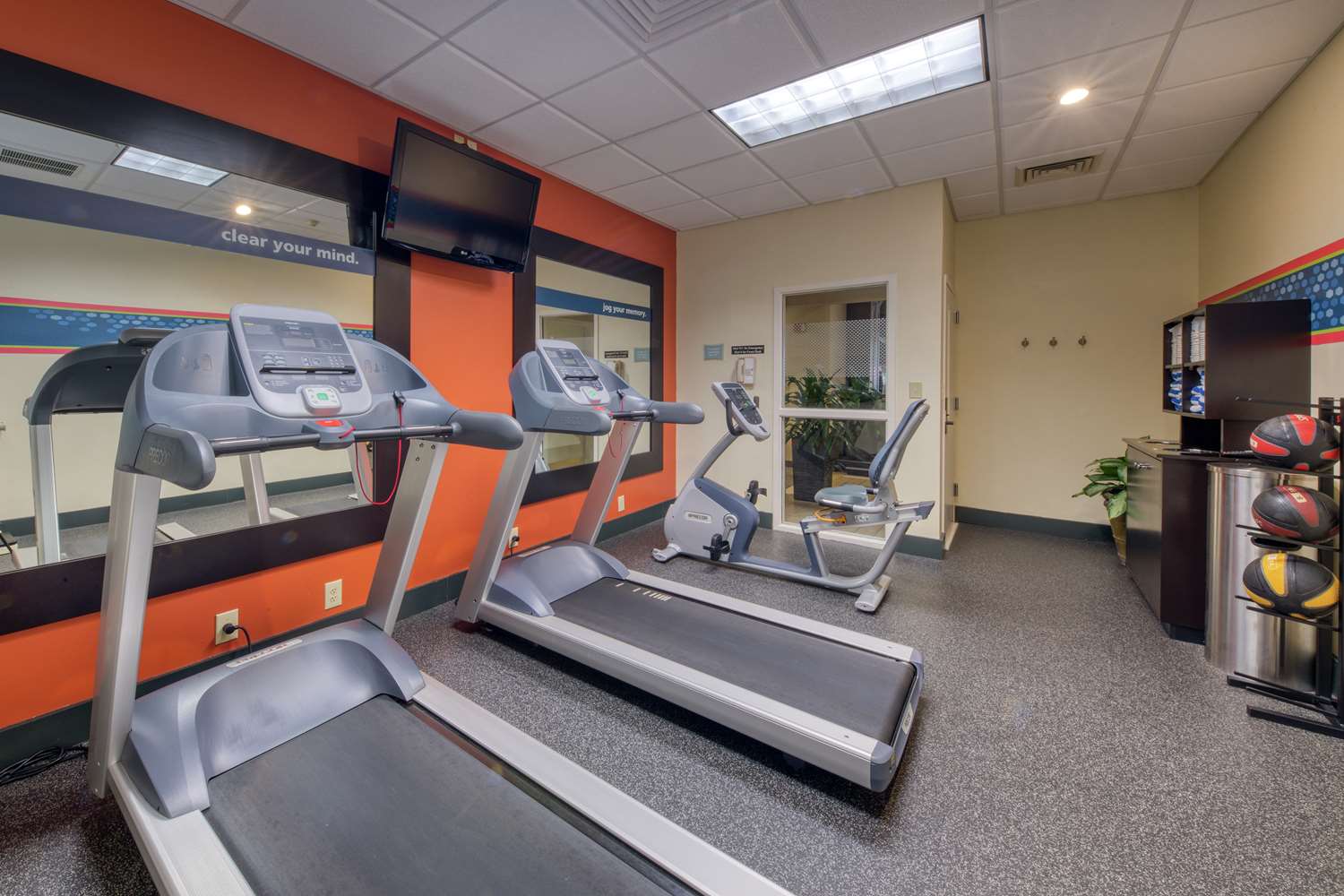Hampton Inn And Suites Wilmington-Wrightsville Beach 28/74