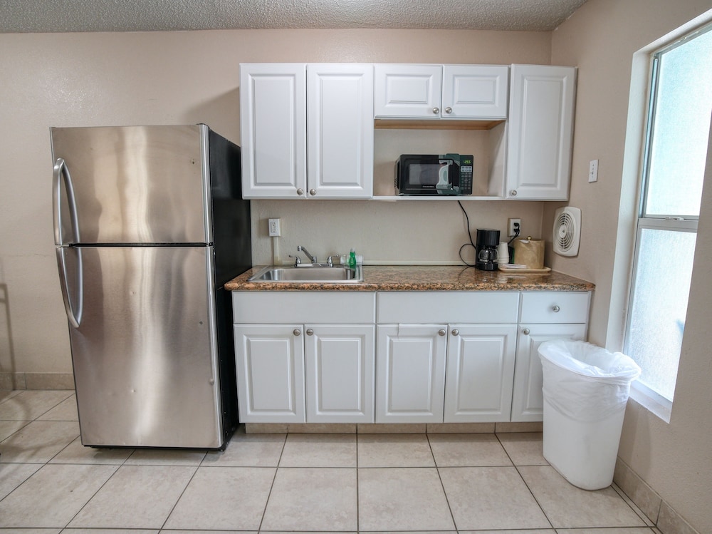 Clearwater Beach Hotel 50/50